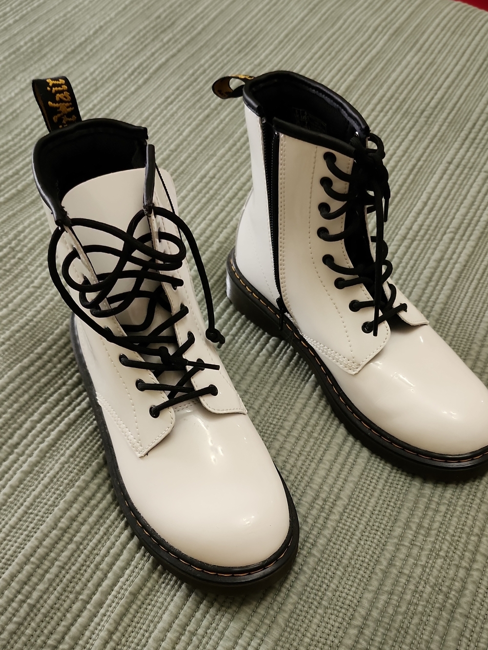 NWOT Dr. Martens Women's Size 7 Side Zip Boots White Patent